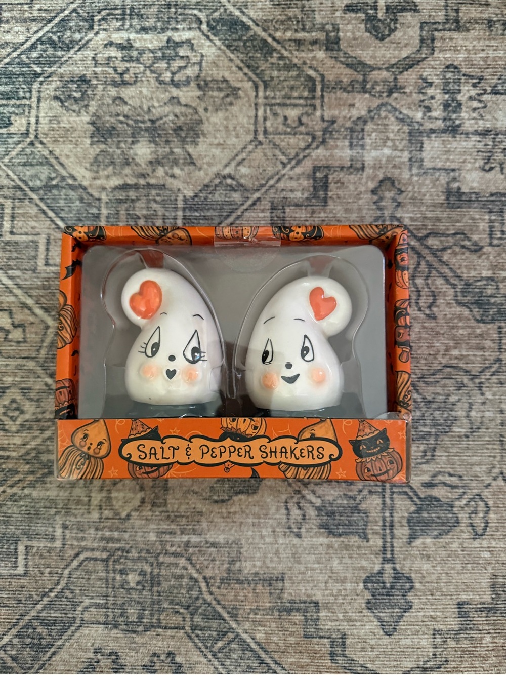 Viral Johanna Parker Vintage Halloween Ghost Salt and Pepper Shakers